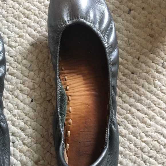 Metallic Pewter Tieks Ballet Flats Well Loved VUC - Picture 8 of 8